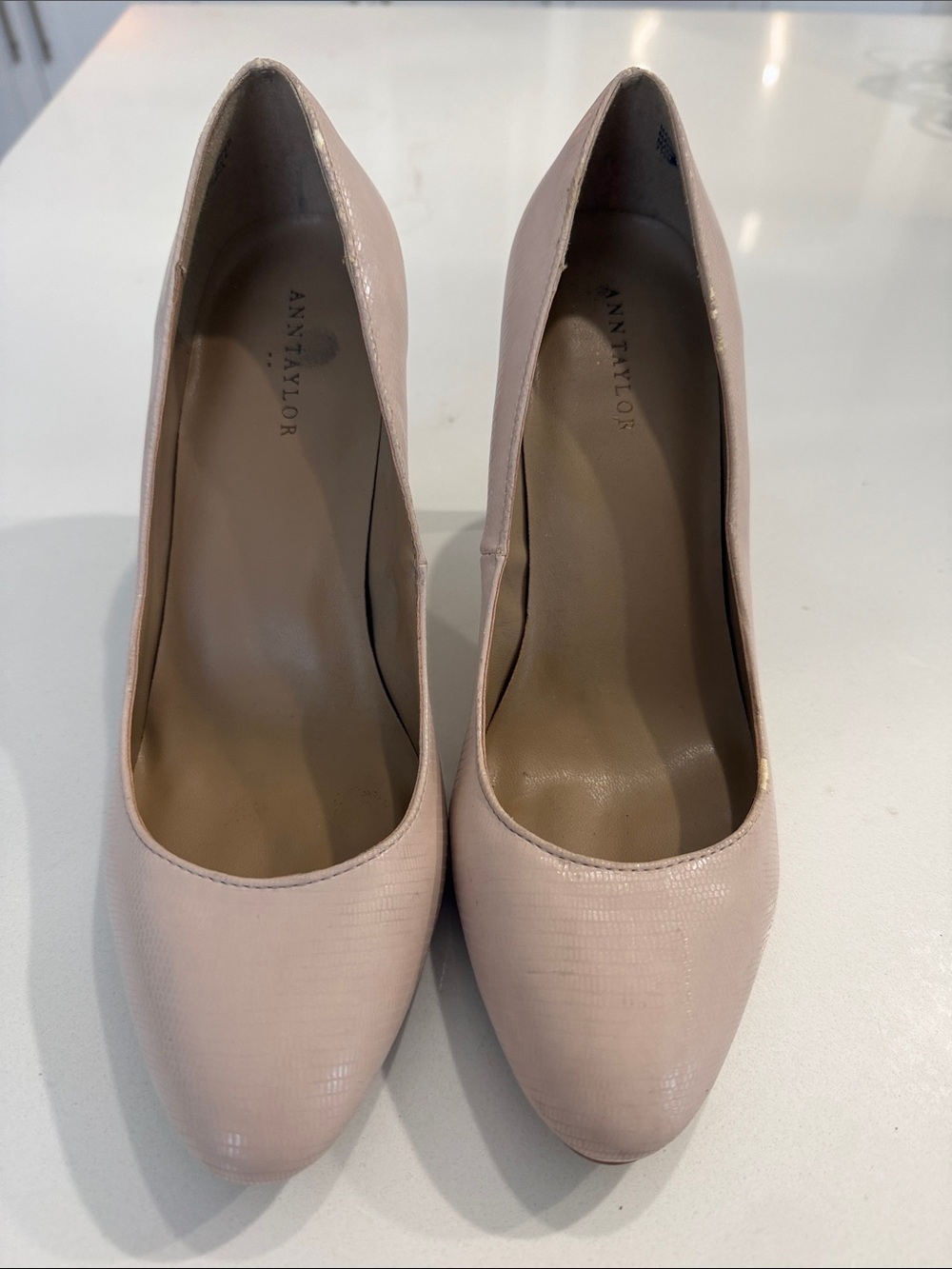 Ann Taylor Pale Blush Round-Toe Heels